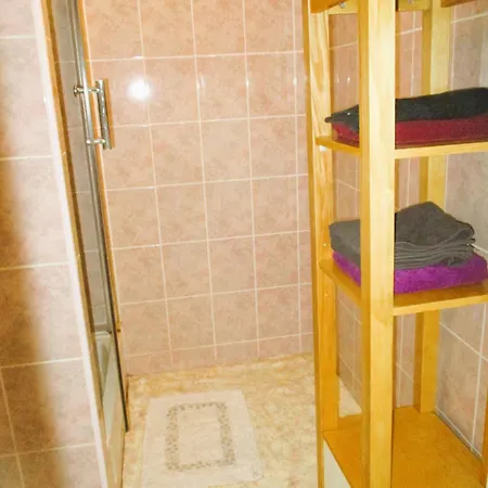 Prox Angouleme,,5km A10etrn141 ,,maison Dans Village ,avec Parkings ! * Sireuil (Charente)